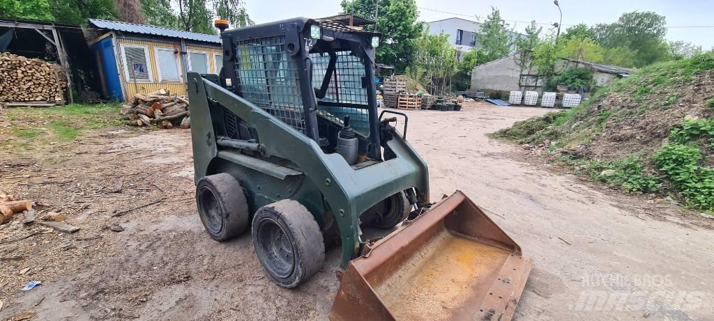 CAT 226 滑移轉向裝載機