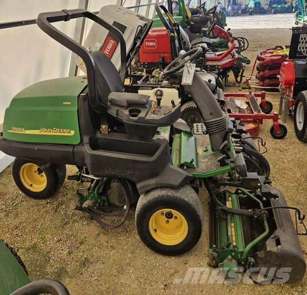 John Deere 2500 A 果嶺割草機