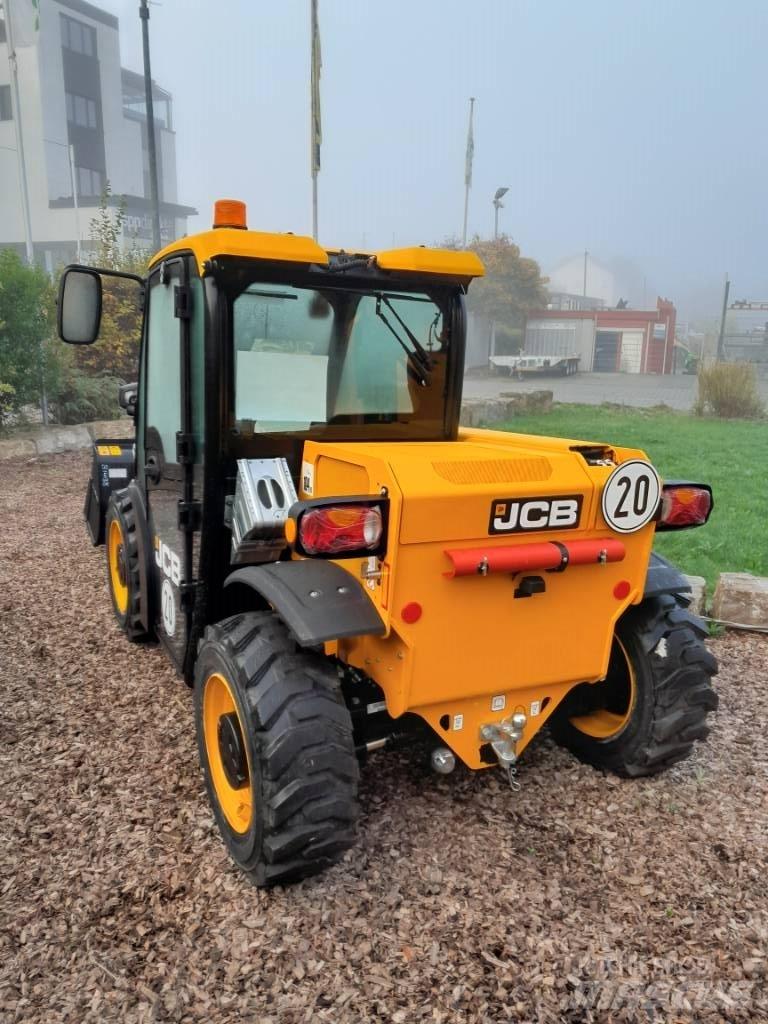 JCB 514-40 伸縮臂操作車