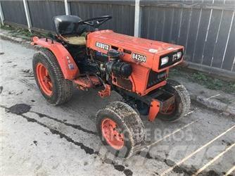 Kubota B4200 反鏟裝載機