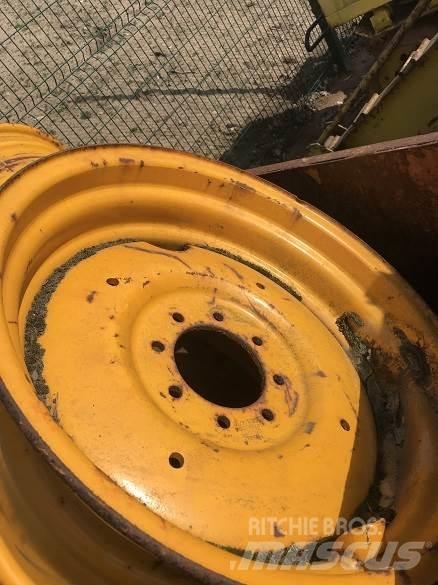  MASSEY REAR WHEEL 輪胎、車輪和輪圈