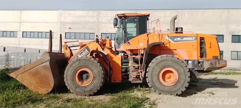 Doosan DL550-5 輪胎式裝載機