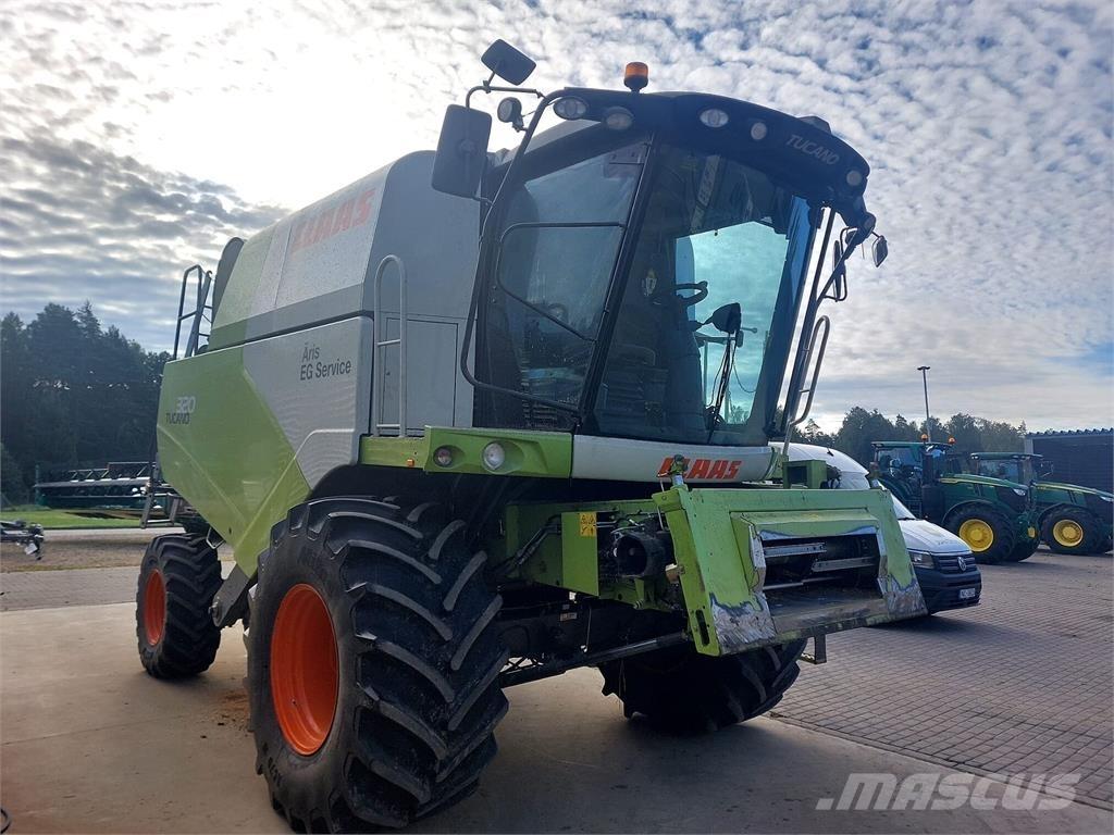 CLAAS Tucano 320 聯合收穫機
