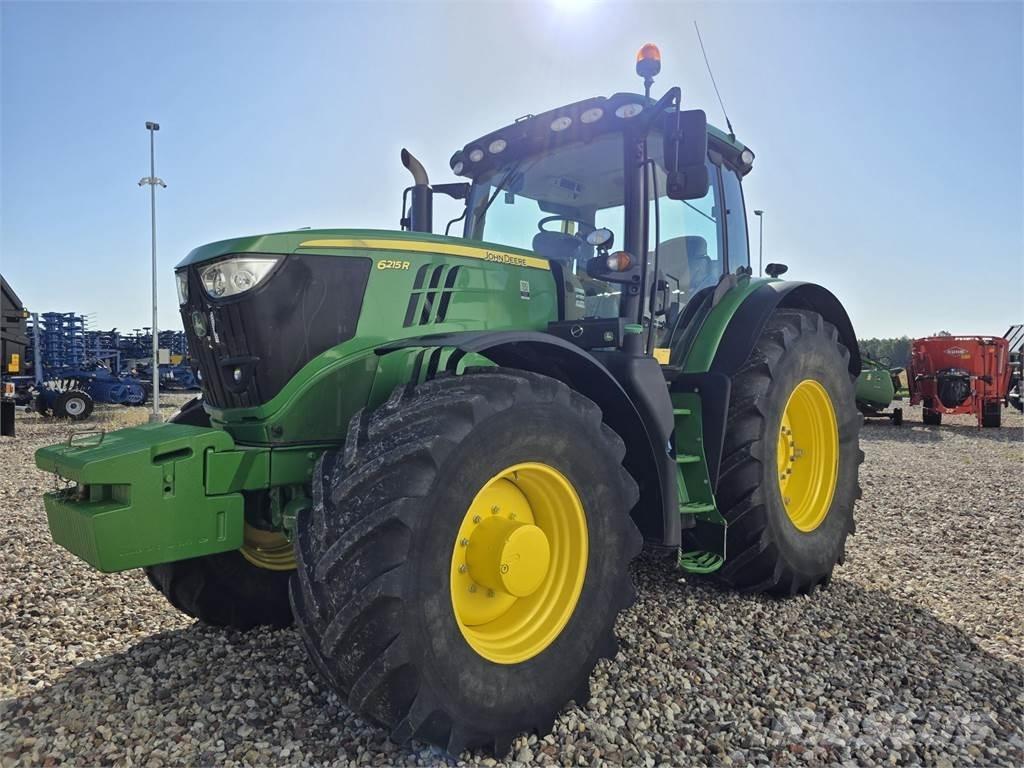 John Deere 6215R 曳引機