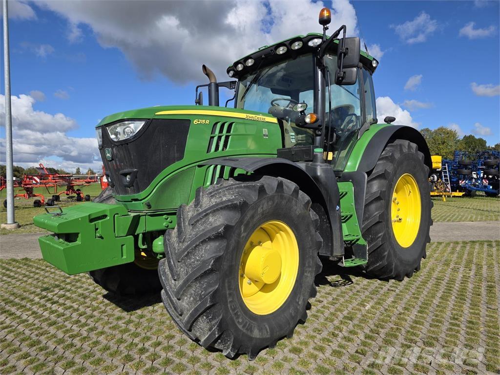 John Deere 6215R 曳引機