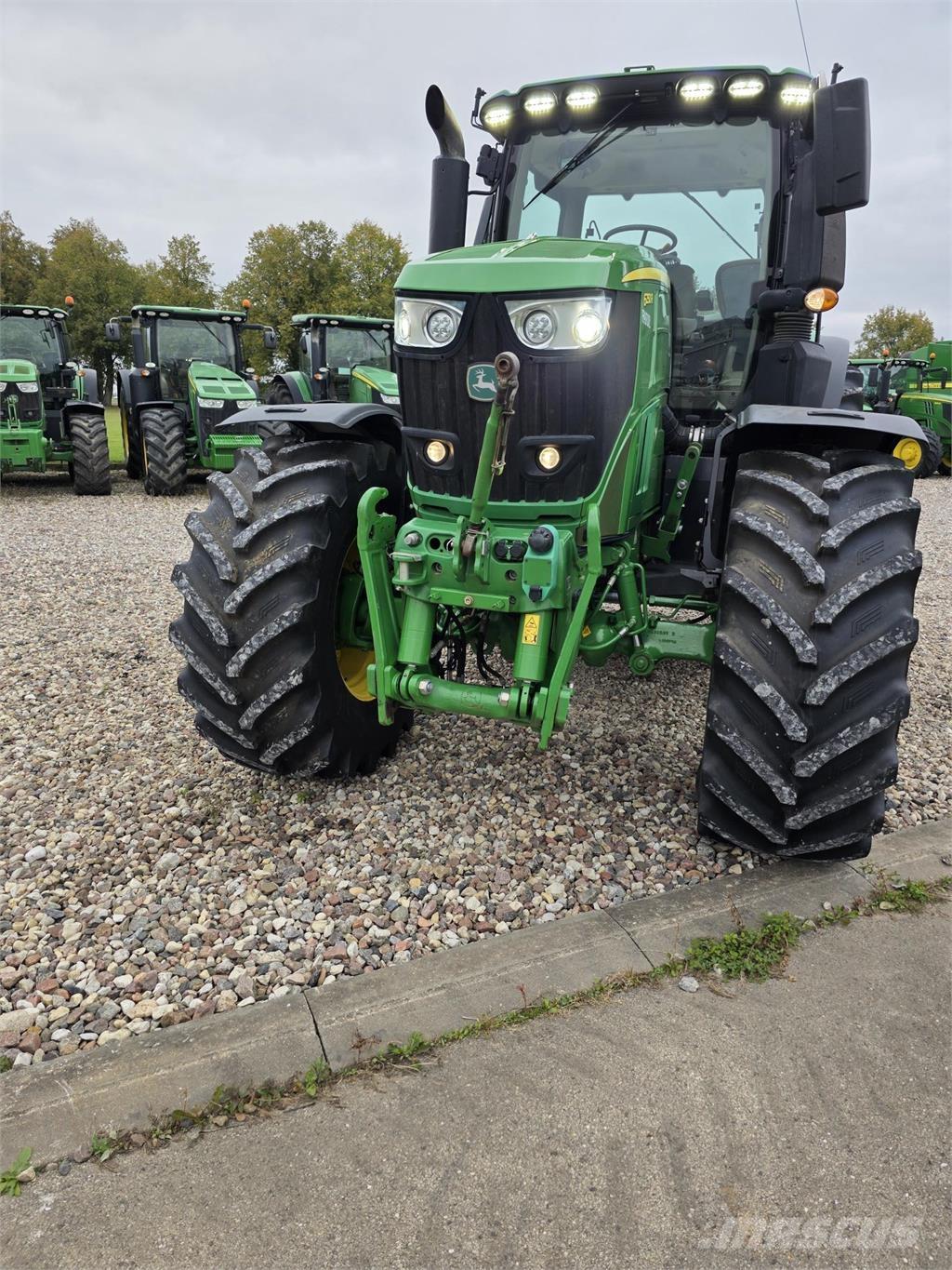 John Deere 6250R 曳引機