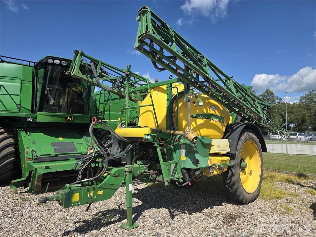 John Deere 740 牽引式噴霧機