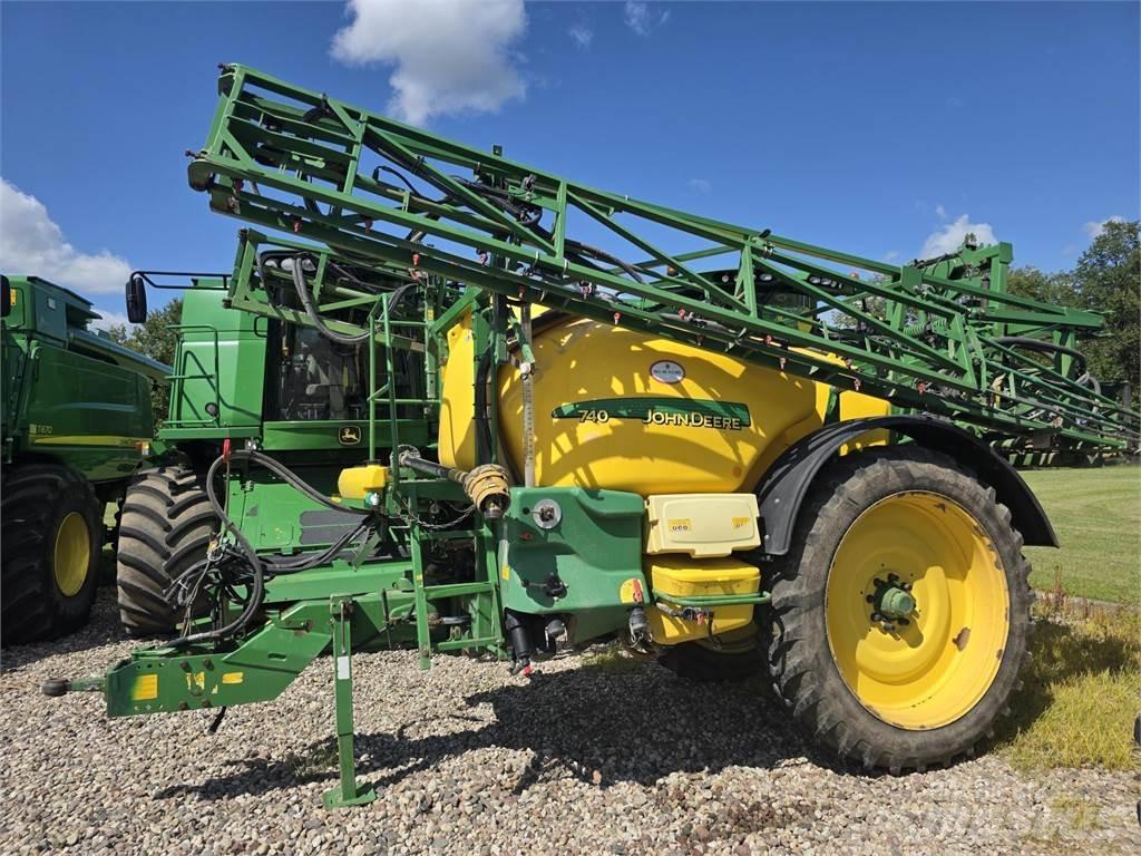 John Deere 740 牽引式噴霧機
