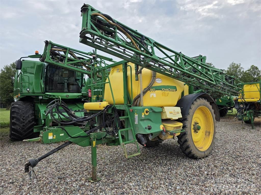 John Deere 740 牽引式噴霧機