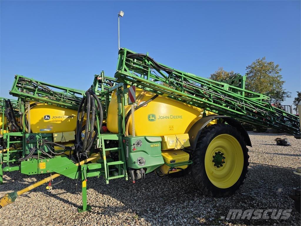 John Deere M740 牽引式噴霧機