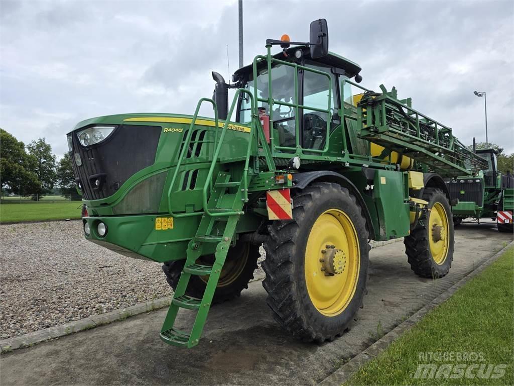 John Deere R4040i 牽引式噴霧機