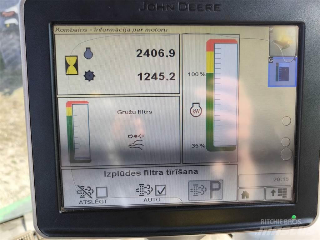 John Deere S685 聯合收穫機