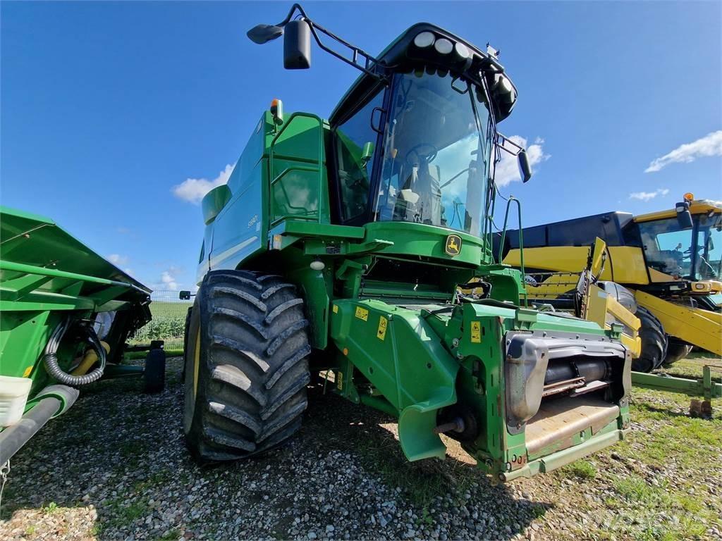 John Deere S690 聯合收穫機