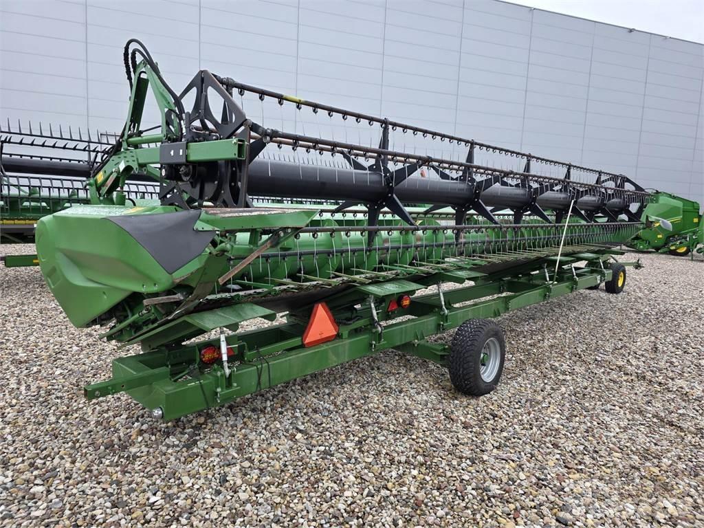 John Deere S690 聯合收穫機