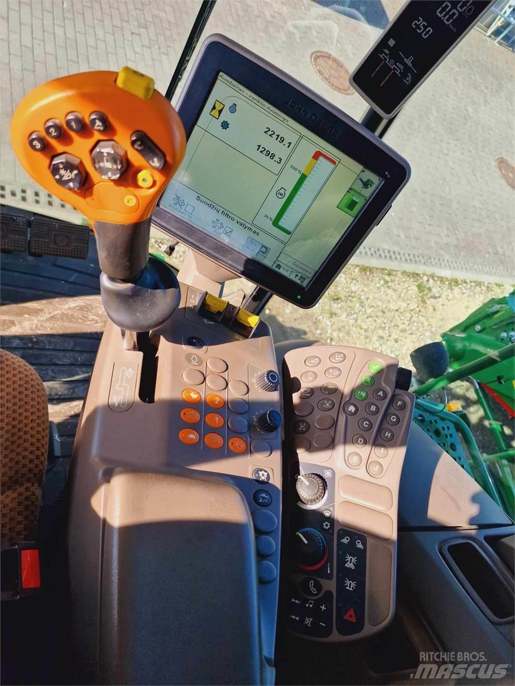 John Deere T660 聯合收穫機