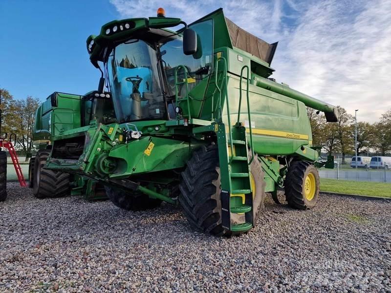 John Deere T660 聯合收穫機