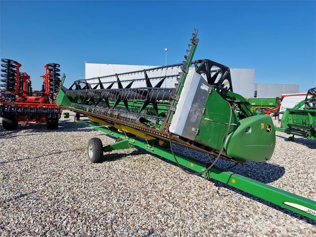 John Deere T670 聯合收穫機