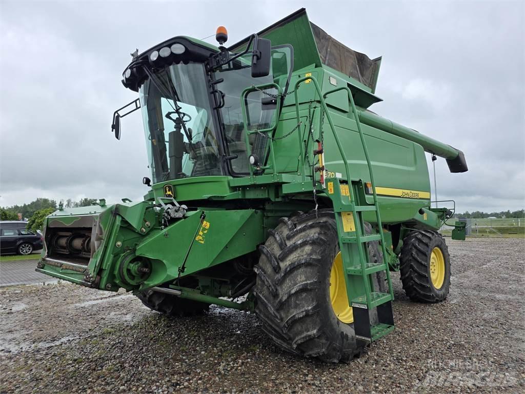 John Deere T670 聯合收穫機