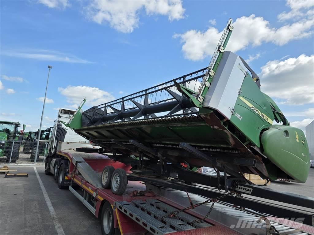 John Deere T670 聯合收穫機