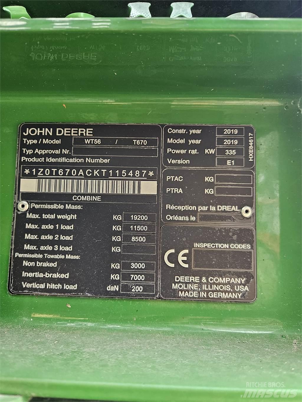 John Deere T670i 聯合收穫機