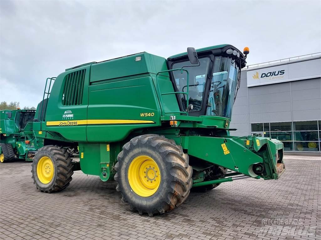 John Deere W540 聯合收穫機