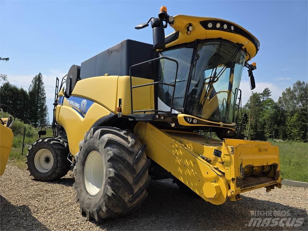 New Holland CX8.85 聯合收穫機