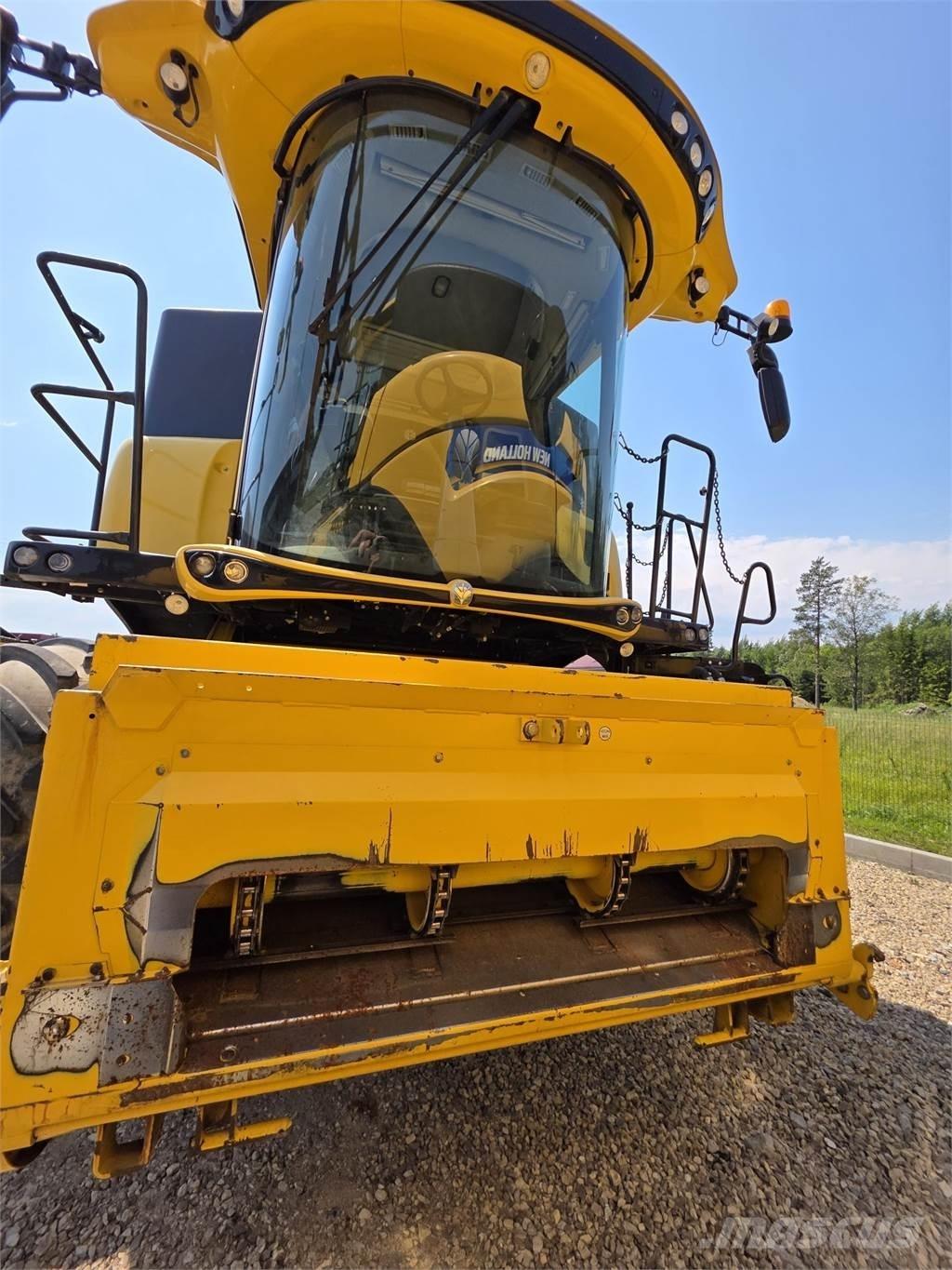 New Holland CX8.85 聯合收穫機