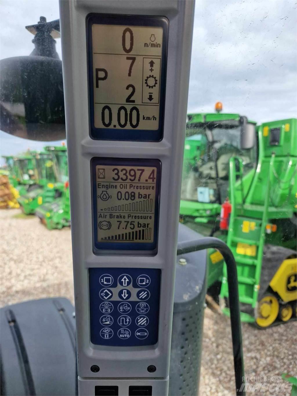 New Holland T8.410 曳引機