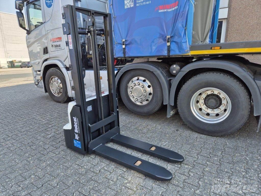 Bobcat LSM12N 行走控制式堆積機