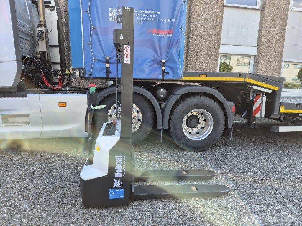 Bobcat LSM12N 行走控制式堆積機