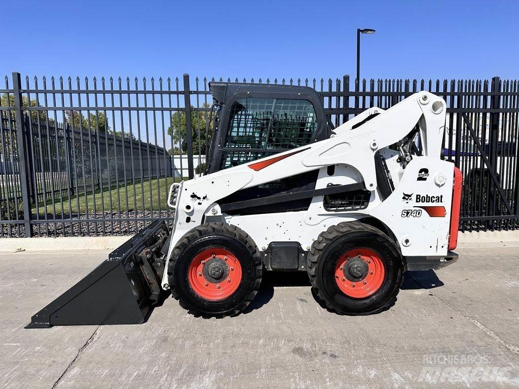 Bobcat S740 滑移轉向裝載機
