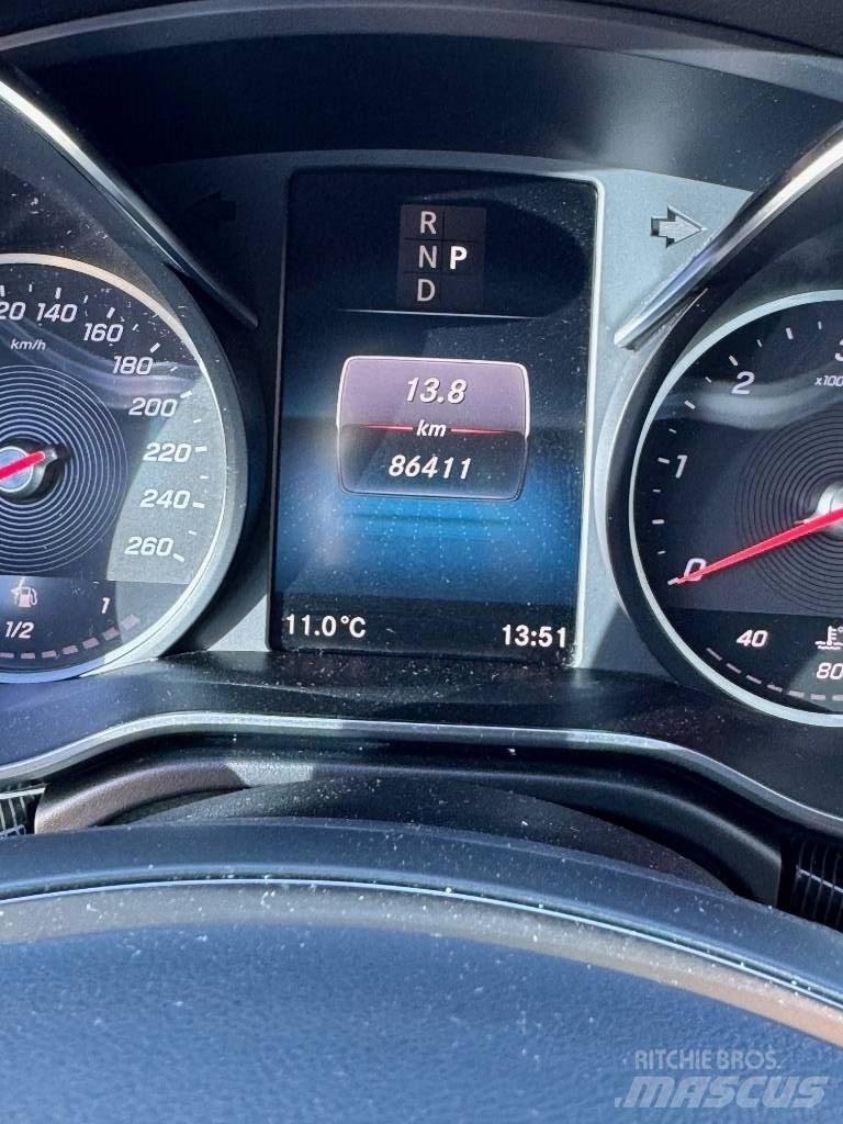 Mercedes-Benz V 250 廂式貨物運輸車