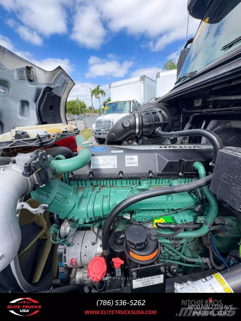 Volvo Commercial VNL 曳引機組件
