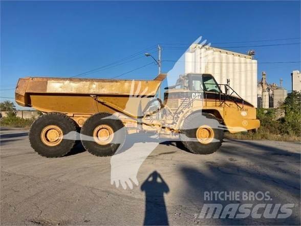 CAT 740 鉸接式起吊車