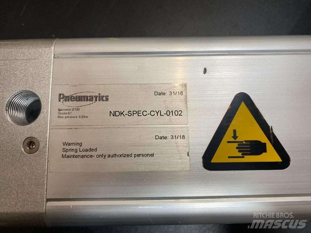  Pneumatic Cylinder 油壓