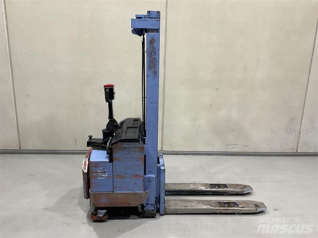 BT LSV 1250 E 自走式堆積機