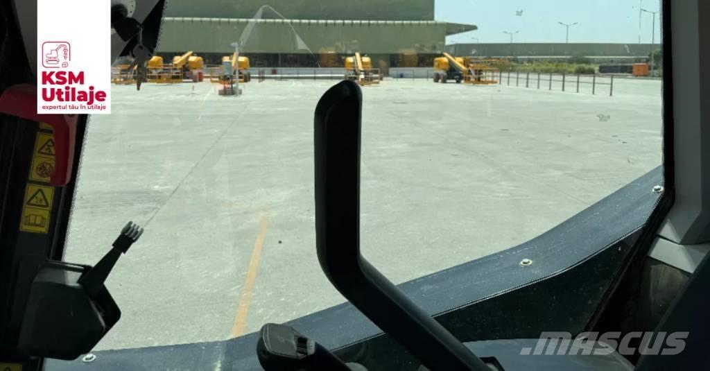 JCB 205 滑移轉向裝載機