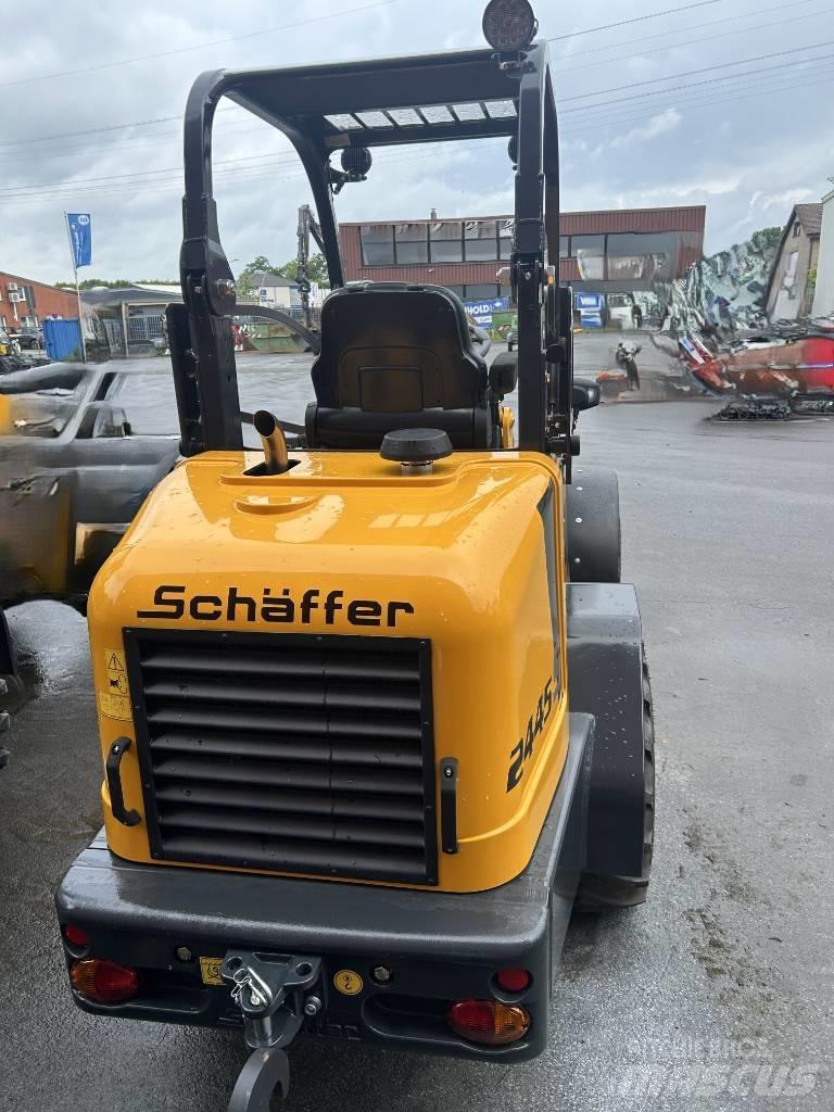 Schäffer 2445S 滑移轉向裝載機