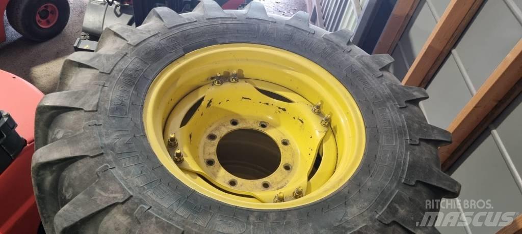 Michelin 14.9R24 輪胎、車輪和輪圈