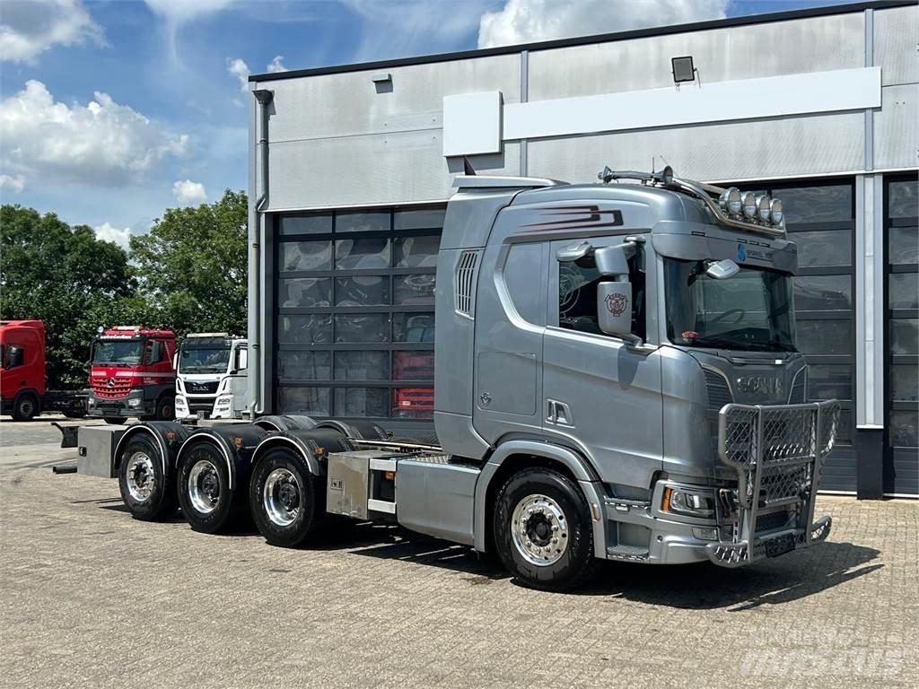Scania R 650 8X4 商用底盤車