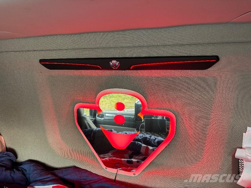 Scania R650B6X4NB 木材貨車