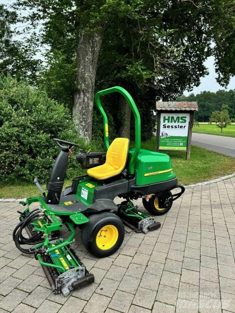 John Deere 2500 B 果嶺割草機
