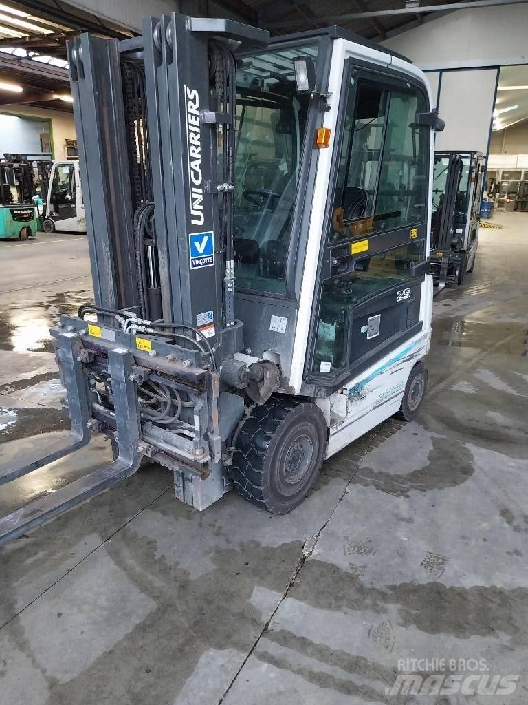 UniCarriers QX25 電動堆高機