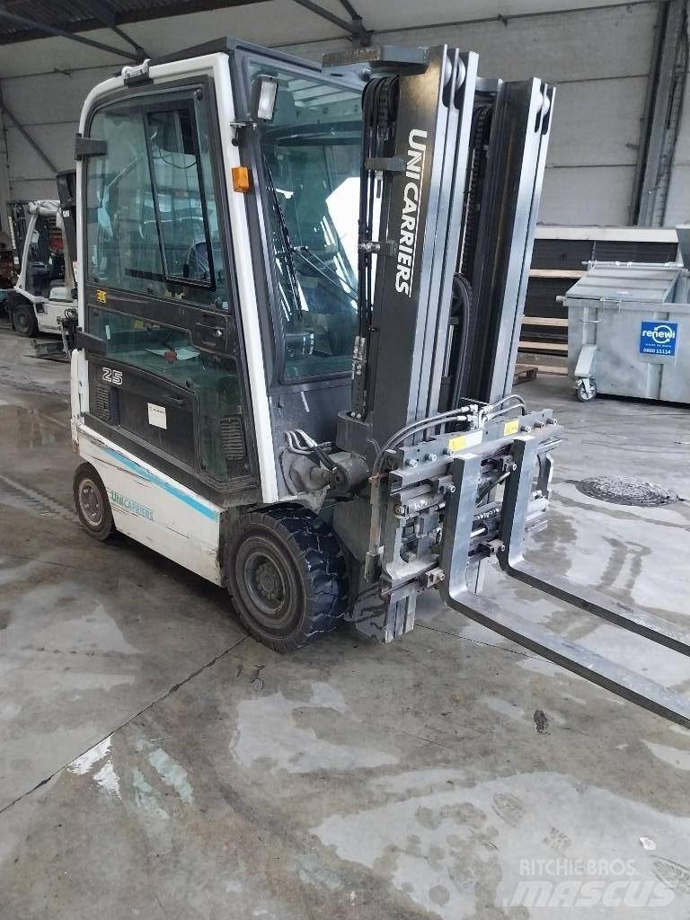 UniCarriers QX25 電動堆高機
