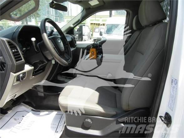 Ford F550 砂鹽撒布機