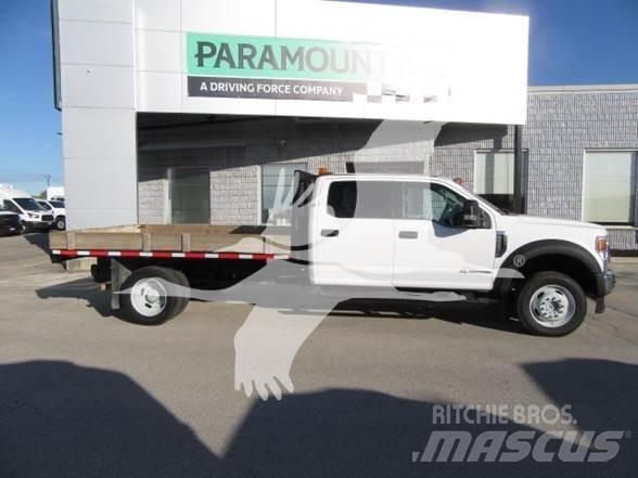 Ford F550 平板式/側卸式卡車