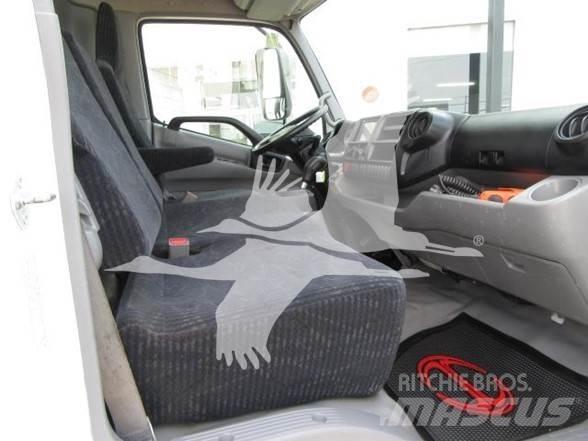 Hino 195 平板式/側卸式卡車