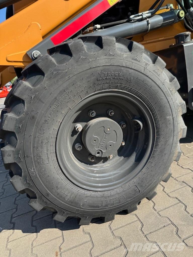 CASE 851 EX 4WD Pro 反鏟裝載機