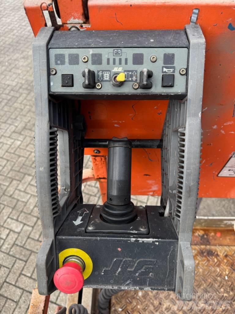 JLG 2646 ES 剪式升降機
