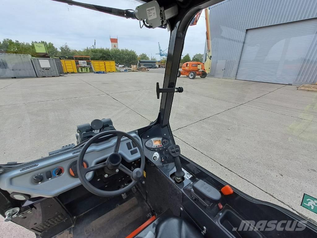 Bobcat L28 輪胎式裝載機